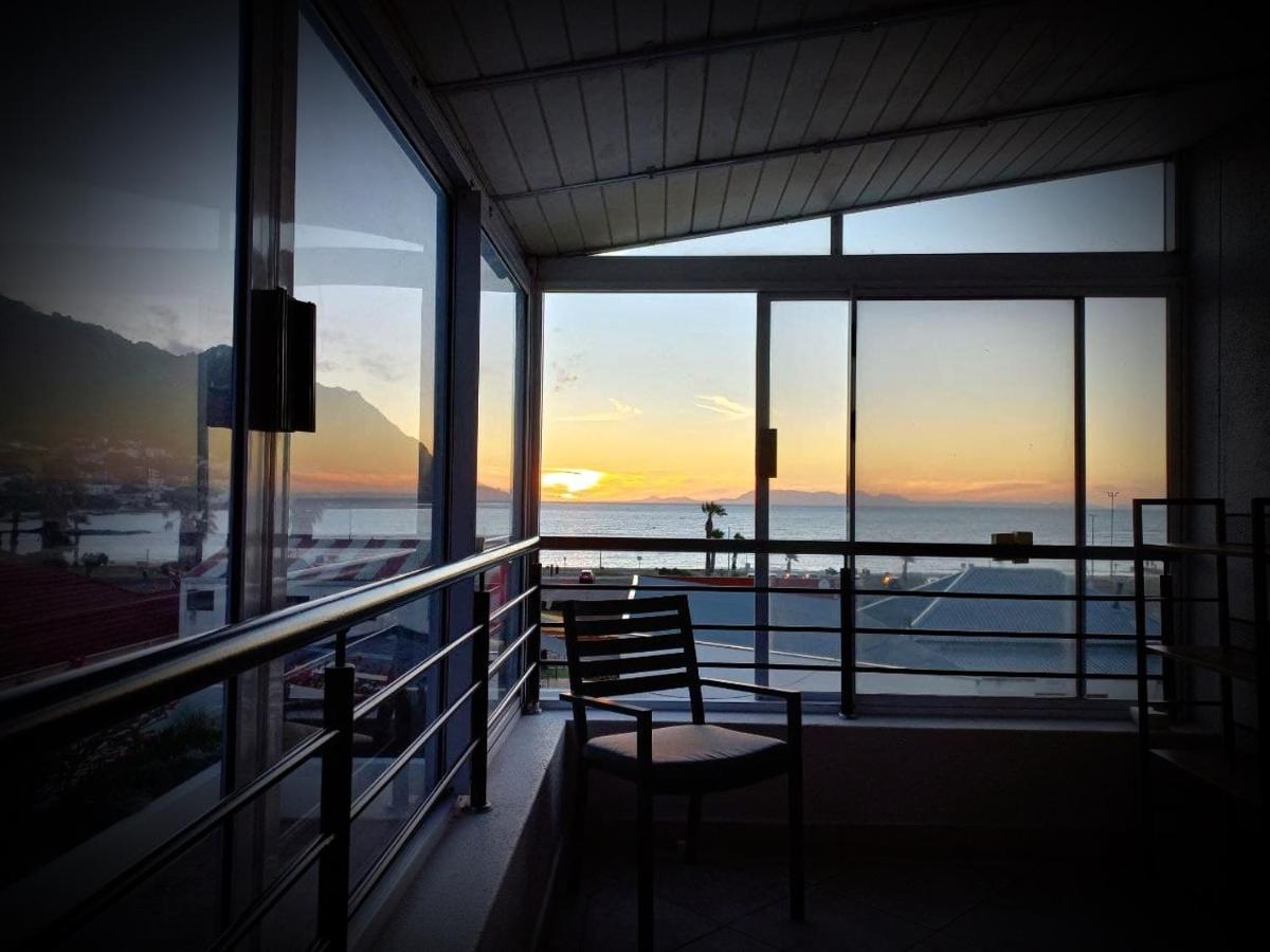 Bay-Side Apartment, Gordon'S Bay Exterior photo