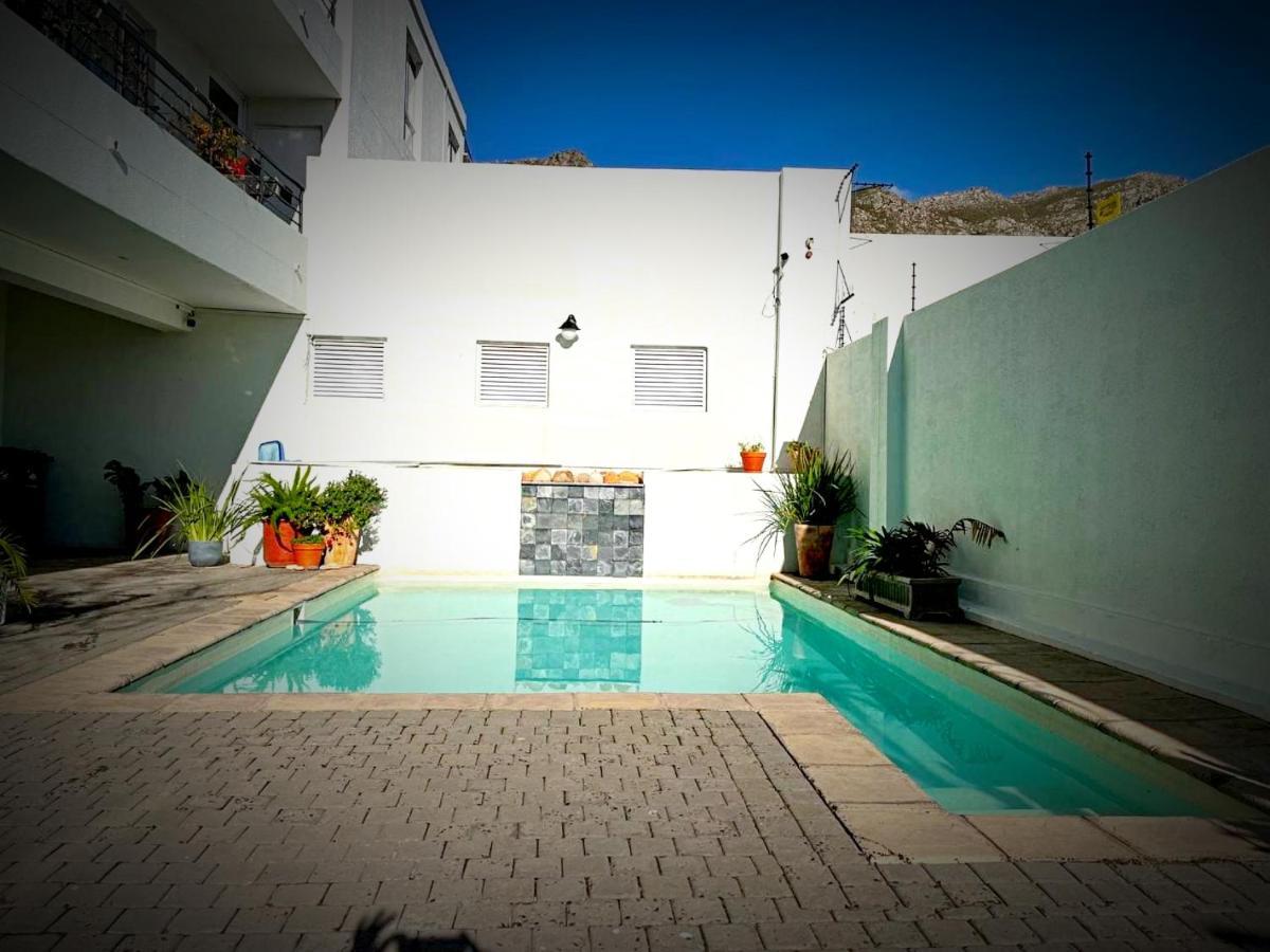 Bay-Side Apartment, Gordon'S Bay Exterior photo